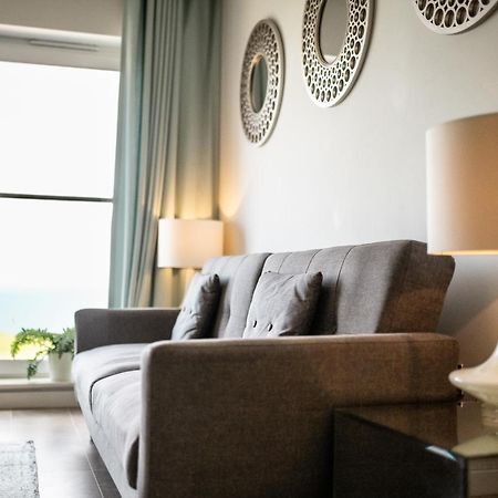 Stunning Sea Views, Luxury Apartment Beaches & Restaurants Are A Short Walk Away New Quay Kültér fotó