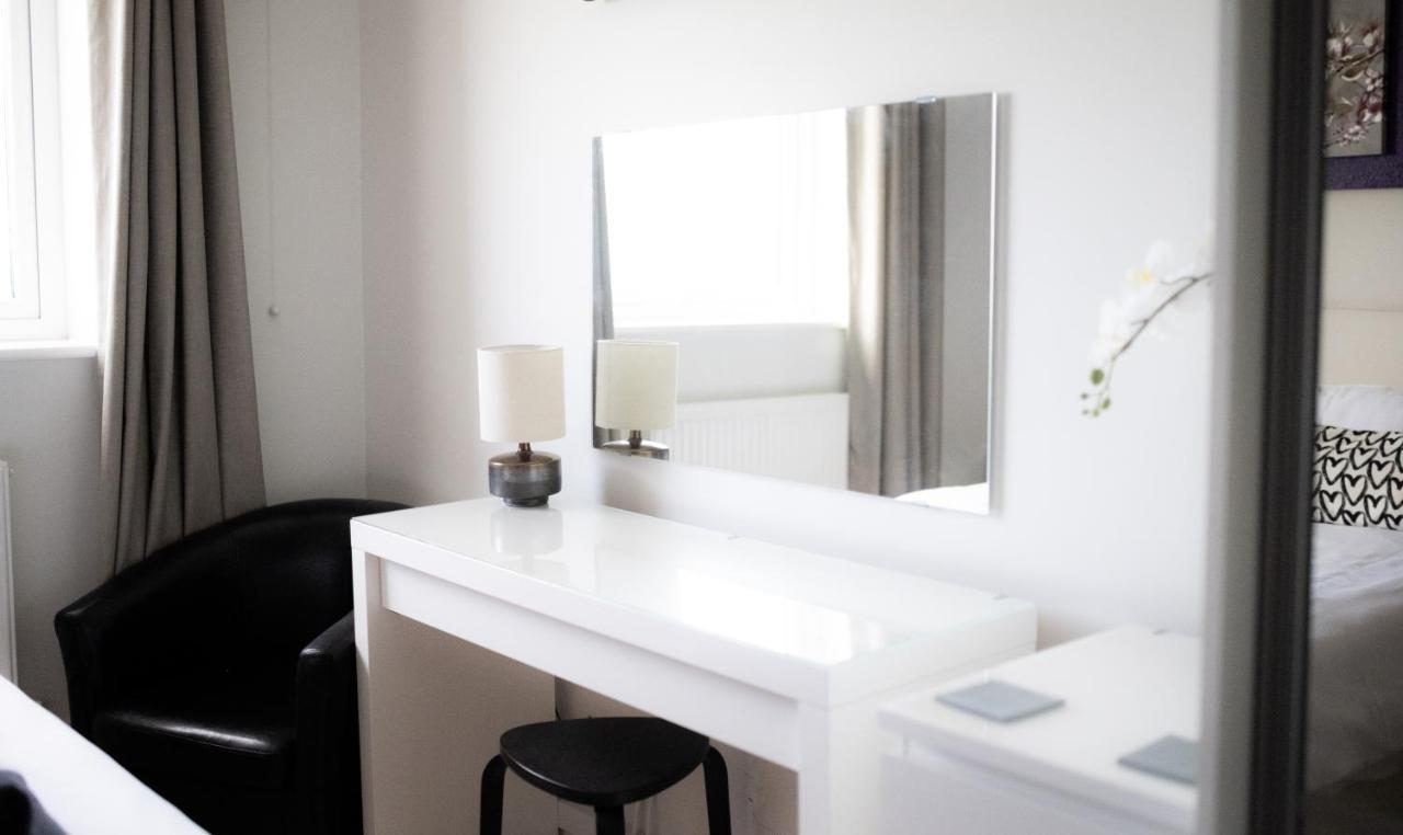 Stunning Sea Views, Luxury Apartment Beaches & Restaurants Are A Short Walk Away New Quay Kültér fotó