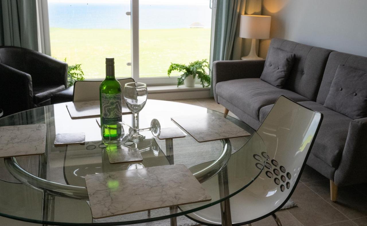 Stunning Sea Views, Luxury Apartment Beaches & Restaurants Are A Short Walk Away New Quay Kültér fotó